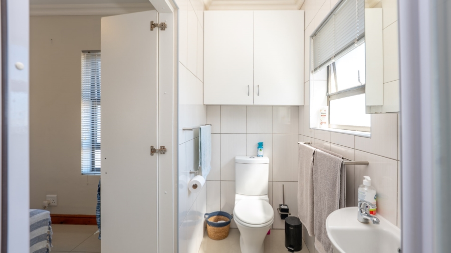 3 Bedroom Property for Sale in Struisbaai Western Cape